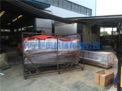 一批小型壓路機(jī)和激光整平機(jī)成功發(fā)出！